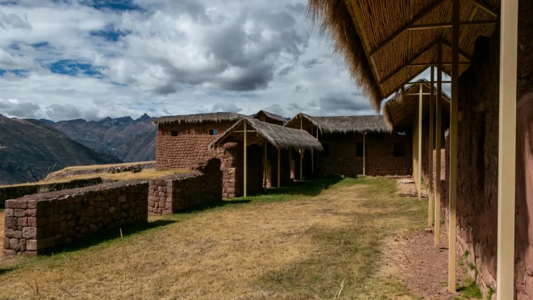 Inca buildings with thatched roofs at Huchuy Qosqo